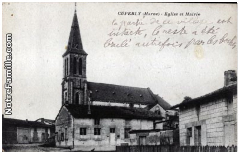 Vue ancienne de l’église et de la mairie de Cuperly